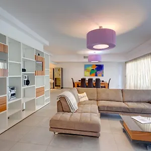https://seaview-apartment-in-fort-cambridge-sliema.hotelssaintjulians.com